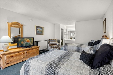 Location, Lifestyle & Convenience! Welcome to Tan-Tar-A Estates on The Oaks Golf Course in Missouri - for sale on GolfHomes.com, golf home, golf lot