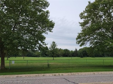 What a outstanding condo in the city of Marysville. Don't miss on Marysville Golf Course in Michigan - for sale on GolfHomes.com, golf home, golf lot