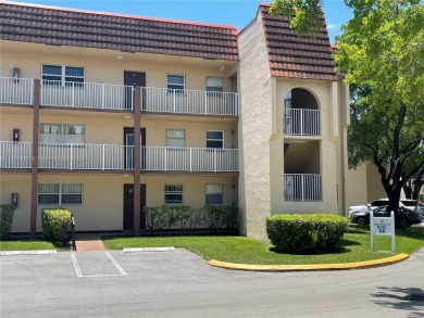 Beautiful 2/2 ready to move in condo located in the desirable on Sunrise Lakes Phase IV Golf Course in Florida - for sale on GolfHomes.com, golf home, golf lot