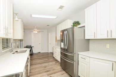 MOVE-IN READY!  Savanna Club is a 55+ community that is close to on Savanna Golf Club in Florida - for sale on GolfHomes.com, golf home, golf lot