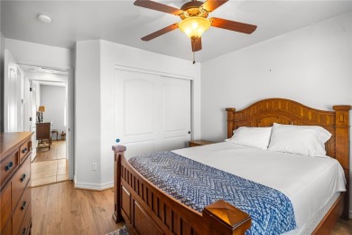 This delightful 3-bedroom, 2-bath residence offers the perfect on Valle Vista Golf Course in Arizona - for sale on GolfHomes.com, golf home, golf lot