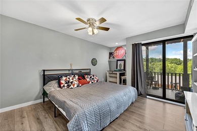 STUNNING END-UNIT TOWNHOME JUST MINUTES FROM LAKE WINDSOR, GOLF on Bella Vista Country Club - Berksdale in Arkansas - for sale on GolfHomes.com, golf home, golf lot