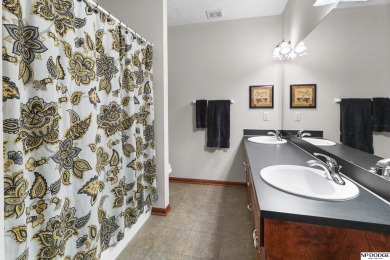 Lisa McGuire Kelly, M: , lmkelly,   - Gorgeous Brick Ranch home on Iron Horse Golf Club in Nebraska - for sale on GolfHomes.com, golf home, golf lot