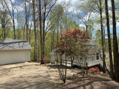 AMAZING MOUNTAINOUS CLOSE-IN LOCATION! 1-ACRE+- GOLF COURSE LOT! on The Rock At Jocassee in South Carolina - for sale on GolfHomes.com, golf home, golf lot