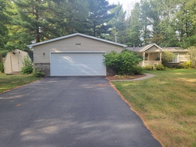 Calling golfers! Come take a look at this beautiful 3 bedroom/2 on White Deer Country Club in Michigan - for sale on GolfHomes.com, golf home, golf lot