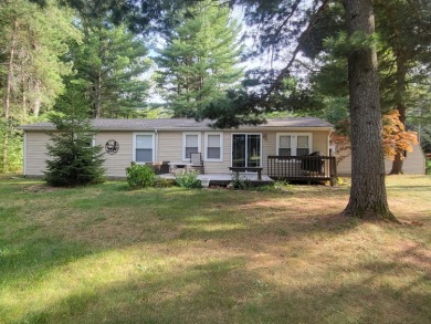 Calling golfers! Come take a look at this beautiful 3 bedroom/2 on White Deer Country Club in Michigan - for sale on GolfHomes.com, golf home, golf lot