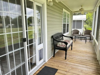 Like-new 2-bedroom, 2-bathroom home in a peaceful 55+ community on Fairways Country Club in Florida - for sale on GolfHomes.com, golf home, golf lot
