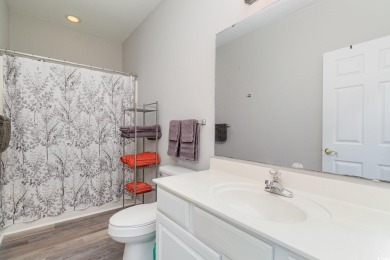 This is a first-floor, fully-furnished 3-bedroom/2-bathroom on Arrowhead Country Club in South Carolina - for sale on GolfHomes.com, golf home, golf lot