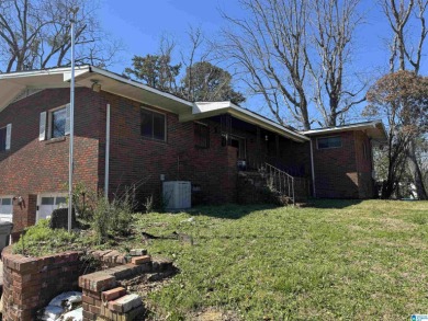 This home was built 1956 and sits on one of the better lots in on  in Alabama - for sale on GolfHomes.com, golf home, golf lot