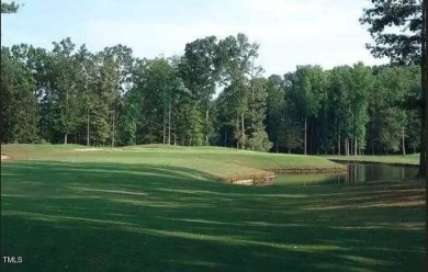 Williamsburg Commons- arguably the most charming boutique on Lochmere Golf Club in North Carolina - for sale on GolfHomes.com, golf home, golf lot