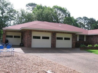 BEAUTIFUL GOLF COURSE HOME with extra nice features.  Almost on Indian Hills Country Club in Arkansas - for sale on GolfHomes.com, golf home, golf lot