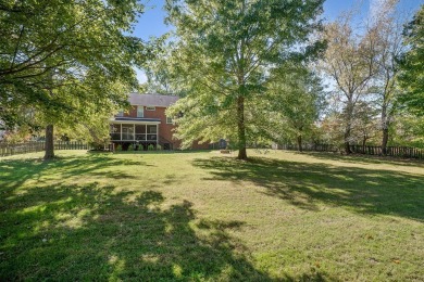 Welcome to 3420 Plantation Drive. This beautiful brick home is on White Plains Golf Course in Tennessee - for sale on GolfHomes.com, golf home, golf lot