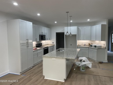 Golf Lifestyle Focus Gem!, Live on the Green - Luxury Golf Front on Seven Lakes Country Club in North Carolina - for sale on GolfHomes.com, golf home, golf lot