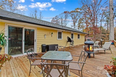 This 3 bedroom, 3 bath home is located in a well-established on Statesville Country Club in North Carolina - for sale on GolfHomes.com, golf home, golf lot