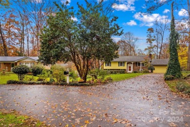 This 3 bedroom, 3 bath home is located in a well-established on Statesville Country Club in North Carolina - for sale on GolfHomes.com, golf home, golf lot