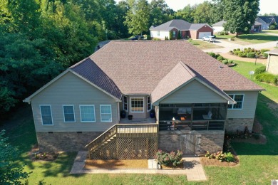 This beautifully decorated, single-level home is located above on Arrowhead Golf Club in Kentucky - for sale on GolfHomes.com, golf home, golf lot