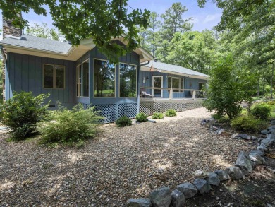 Move-in Ready and Picture-Perfect! Nestled in the heart of Hot on Coronado Golf Course in Arkansas - for sale on GolfHomes.com, golf home, golf lot