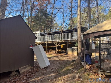 Come explore the popular River Ridge neighborhood on Lake Gaston on River Ridge Golf Club in Virginia - for sale on GolfHomes.com, golf home, golf lot