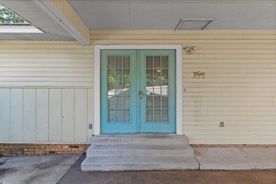 Seller paid initiation fee with an acceptable full-price offer on Hide-A-Way Lake Golf Course in Texas - for sale on GolfHomes.com, golf home, golf lot