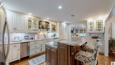 Luxury 2BR/2.5BA condo on the 15th green of Paducah Country Club on Country Club of Paducah in Kentucky - for sale on GolfHomes.com, golf home, golf lot
