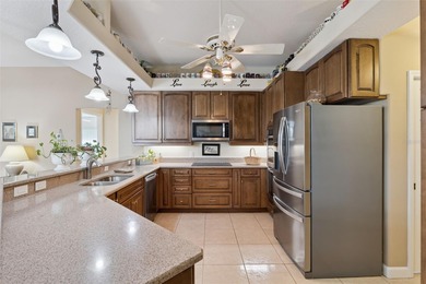 COUNTRY CLUB OF MOUNT DORA - Comfort, Elegance and Lifestyle on Country Club of Mount Dora in Florida - for sale on GolfHomes.com, golf home, golf lot