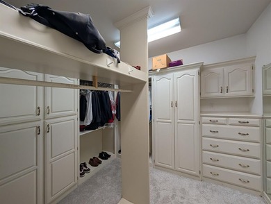 Welcome to Hollytree living in this 4BR 3BA estate spanning on Hollytree Country Club in Texas - for sale on GolfHomes.com, golf home, golf lot