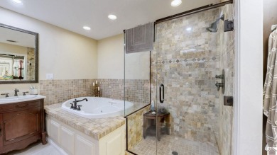 Luxury 2BR/2.5BA condo on the 15th green of Paducah Country Club on Country Club of Paducah in Kentucky - for sale on GolfHomes.com, golf home, golf lot