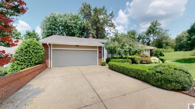 Luxury 2BR/2.5BA condo on the 15th green of Paducah Country Club on Country Club of Paducah in Kentucky - for sale on GolfHomes.com, golf home, golf lot