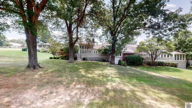 Luxury 2BR/2.5BA condo on the 15th green of Paducah Country Club on Country Club of Paducah in Kentucky - for sale on GolfHomes.com, golf home, golf lot
