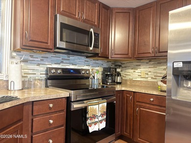 NO HOA!!! * ENTERTAINER'S DREAM * SQUARE FEET, SQUARE FEET on Pinewood Country Club in Arizona - for sale on GolfHomes.com, golf home, golf lot