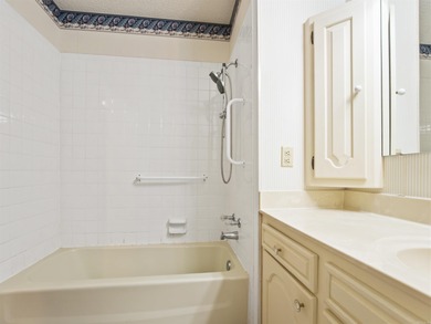 Across the street from DeSoto Lake! This charming 3-bedroom on DeSoto Golf Course in Arkansas - for sale on GolfHomes.com, golf home, golf lot