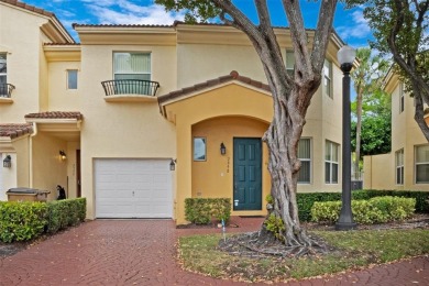 Lovely 3 bedroom 2 1/2 bath townhome on a cul de sac in Arbor on Deer Creek Golf Club in Florida - for sale on GolfHomes.com, golf home, golf lot