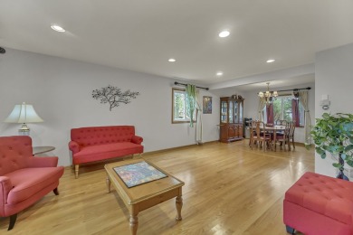 NORTH FACING BEAUTIFUL, FABULOUS 4BR+OFFICE+LOFT HOME ON on The Arboretum Club in Illinois - for sale on GolfHomes.com, golf home, golf lot