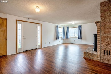 Beautiful and spacious 4 bedroom, 3 bath home located right on Mint Valley Golf Course in Washington - for sale on GolfHomes.com, golf home, golf lot