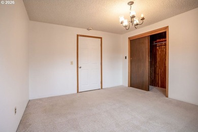 Beautiful and spacious 4 bedroom, 3 bath home located right on Mint Valley Golf Course in Washington - for sale on GolfHomes.com, golf home, golf lot