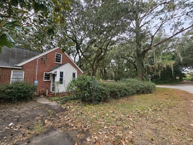 Fantastic opportunity in Riverland Terrace to create a showplace on Charleston Municipal Golf Course in South Carolina - for sale on GolfHomes.com, golf home, golf lot