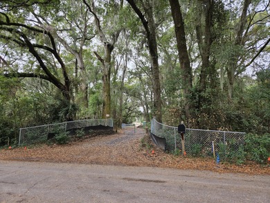Fantastic opportunity in Riverland Terrace to create a showplace on Charleston Municipal Golf Course in South Carolina - for sale on GolfHomes.com, golf home, golf lot