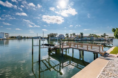 WELCOME TO PARADISE....e live the waterfront lifestyle bring on Pasadena Yacht and Country Club in Florida - for sale on GolfHomes.com, golf home, golf lot