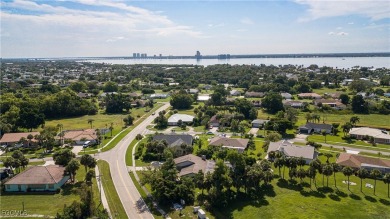 Large Family? Love To Entertain? In EXCESS Of 3000 Square Feet on El Rio Golf Course and Club in Florida - for sale on GolfHomes.com, golf home, golf lot