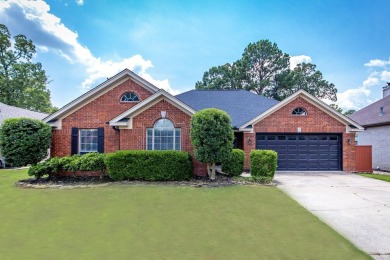 Beautifully updated 3 bed, 2 bath home on the golf course! on The Country Club of Arkansas in Arkansas - for sale on GolfHomes.com, golf home, golf lot