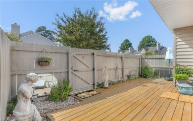 Welcome to this adorable 2bd/2.5bath Condo located in Kempsville on Kempsville Greens Municipal Golf Course in Virginia - for sale on GolfHomes.com, golf home, golf lot