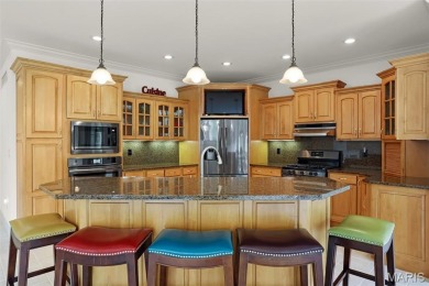 ELEGANT & WELL-MAINTAINED ranch home on Sunset Hills Country on Sunset Hills Country Club in Illinois - for sale on GolfHomes.com, golf home, golf lot