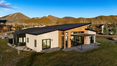 SINGLE-LEVEL NEW CONSTRUCTION COMPLETE! Spectacular location on The Valley Club in Idaho - for sale on GolfHomes.com, golf home, golf lot