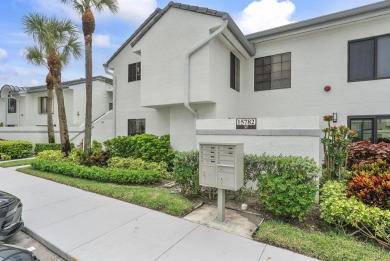 Beautifully renovated with all high-end finishes in the kitchen on  in Florida - for sale on GolfHomes.com, golf home, golf lot
