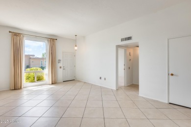 Move-in ready and freshly updated, this 1-bedroom, 1-bath home on Sun City Lakes West and East in Arizona - for sale on GolfHomes.com, golf home, golf lot