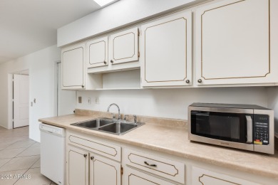 Move-in ready and freshly updated, this 1-bedroom, 1-bath home on Sun City Lakes West and East in Arizona - for sale on GolfHomes.com, golf home, golf lot