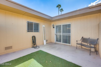 Move-in ready and freshly updated, this 1-bedroom, 1-bath home on Sun City Lakes West and East in Arizona - for sale on GolfHomes.com, golf home, golf lot