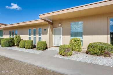 Move-in ready and freshly updated, this 1-bedroom, 1-bath home on Sun City Lakes West and East in Arizona - for sale on GolfHomes.com, golf home, golf lot