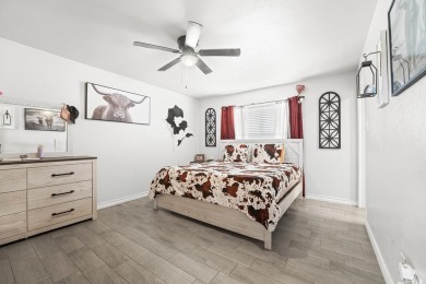 TALK ABOUT ADORABLE, THIS 3 BEDROOM/2 BATH/ 2 CAR GARAGE ON A on Hogan Park Golf Course in Texas - for sale on GolfHomes.com, golf home, golf lot
