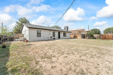 TALK ABOUT ADORABLE, THIS 3 BEDROOM/2 BATH/ 2 CAR GARAGE ON A on Hogan Park Golf Course in Texas - for sale on GolfHomes.com, golf home, golf lot
